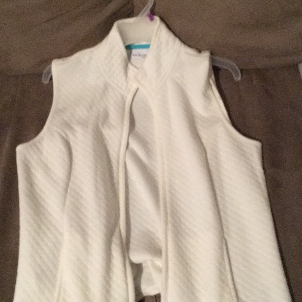 Kim Rodgers white medium vest